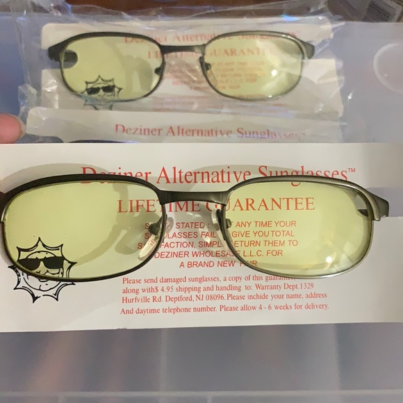 Deziner dead stock vintage 90s sunglasses - Picture 2 of 2